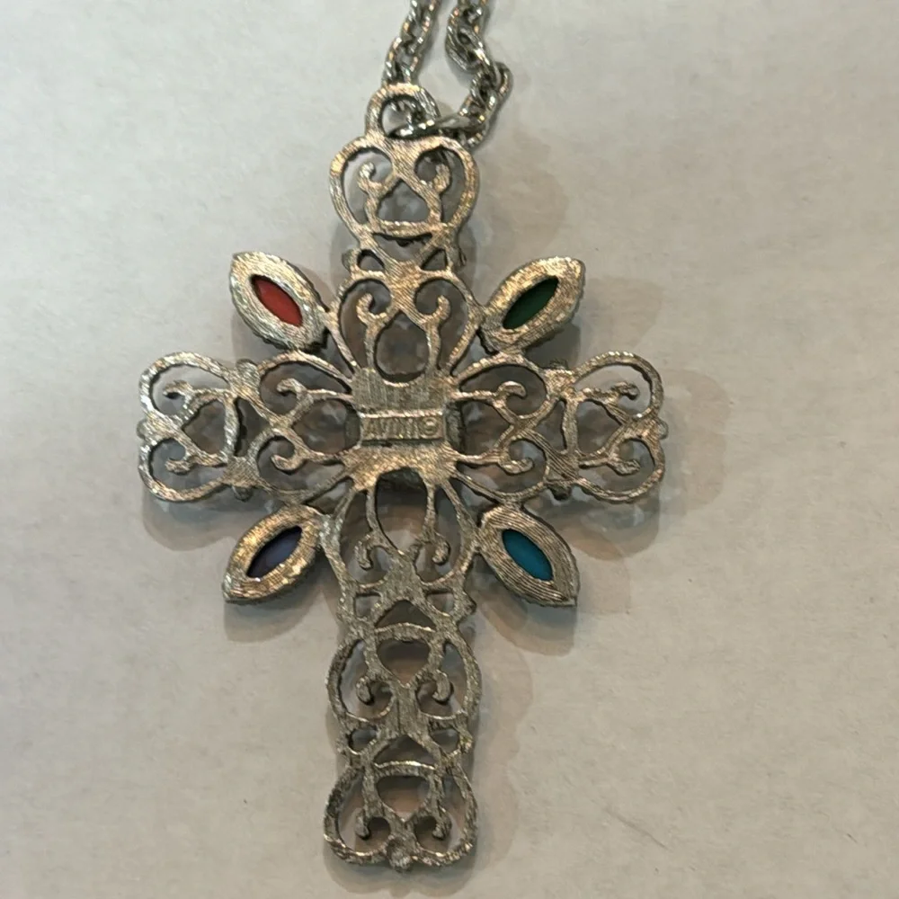 VTG AVON ROMANESQUE CROSS SILVER LONG CHAIN OPEN WORK‎ FILIGREE NECKLACE